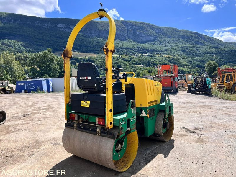 COMPACTEUR AMMANN AV26-2 ROULEAU TANDEM VIBRANT ARTICULÉ - ANNÉE 2008 - 1765 H - Каток: фото 4 COMPACTEUR AMMANN AV26-2 ROULEAU TANDEM VIBRANT ARTICULÉ - ANNÉE 2008 - 1765 H - Каток: фото 4