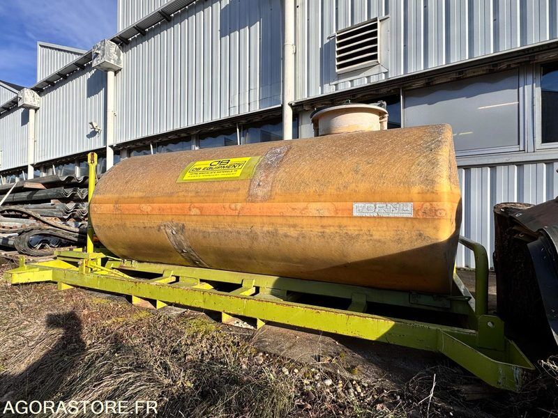 CUVE SUR BERCE CORNUT 3000 LITRES - Строительное оборудование: фото 1 CUVE SUR BERCE CORNUT 3000 LITRES - Строительное оборудование: фото 1