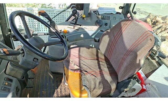 Case IH MX90 - Трактор: фото 3 Case IH MX90 - Трактор: фото 3
