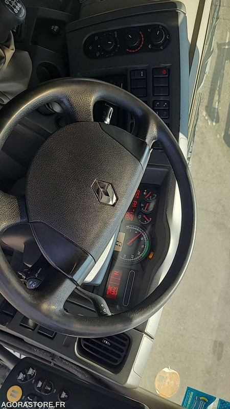 DJ 330 YP - RENAULT MIDLUM 220 - 2014 - 96138KM - Подметально-уборочная машина: фото 4 DJ 330 YP - RENAULT MIDLUM 220 - 2014 - 96138KM - Подметально-уборочная машина: фото 4