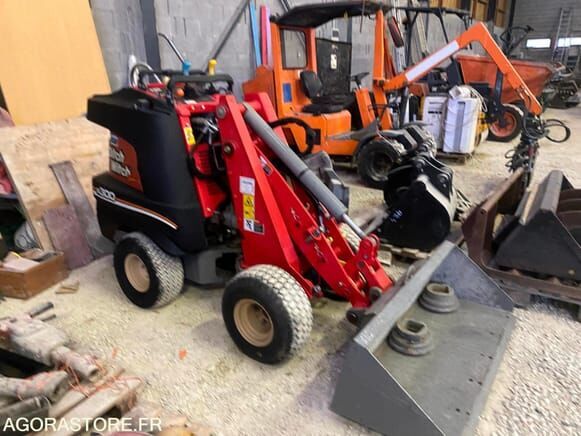Ditch-Witch DITCH WITCH ZHAN R300 - Траншеекопатель: фото 2 Ditch-Witch DITCH WITCH ZHAN R300 - Траншеекопатель: фото 2