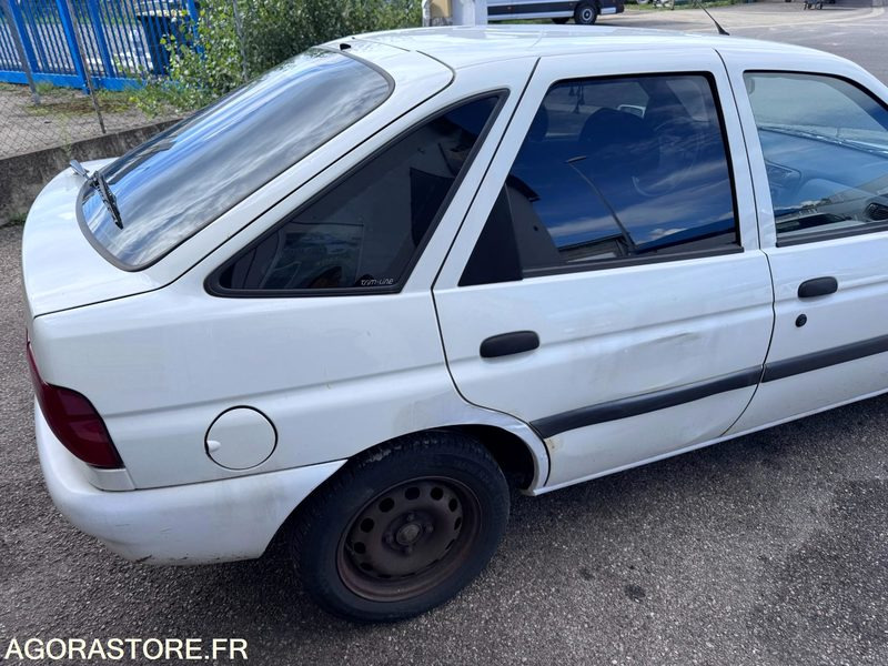 FORD ESCORT 1.4I 73CH - 1998 - 202907KMS - Легковой автомобиль: фото 3 FORD ESCORT 1.4I 73CH - 1998 - 202907KMS - Легковой автомобиль: фото 3