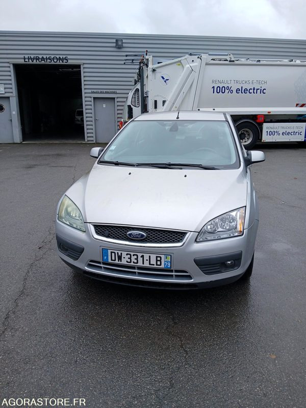 FORD FOCUS 1.8 ESSENCE - 2006 - 135 225 km - Легковой автомобиль: фото 1 FORD FOCUS 1.8 ESSENCE - 2006 - 135 225 km - Легковой автомобиль: фото 1