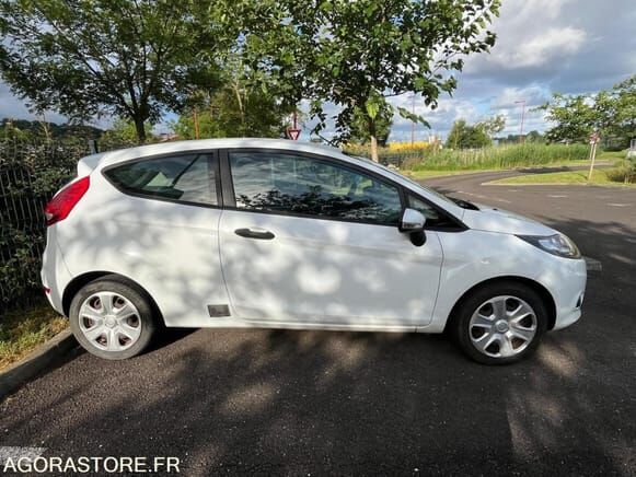 Ford FIESTA - Хэтчбек: фото 2 Ford FIESTA - Хэтчбек: фото 2