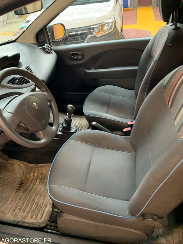 GDF RENAULT TWINGO CQ-331-HF - Легковой автомобиль: фото 4 GDF RENAULT TWINGO CQ-331-HF - Легковой автомобиль: фото 4