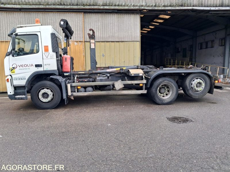 R51857-PORTEUR POLYBENNE VOLVO FM 370-ANNÉE 2010-BRAS GUIMA PALFINGER-502085 KM - Грузовик: фото 2 R51857-PORTEUR POLYBENNE VOLVO FM 370-ANNÉE 2010-BRAS GUIMA PALFINGER-502085 KM - Грузовик: фото 2