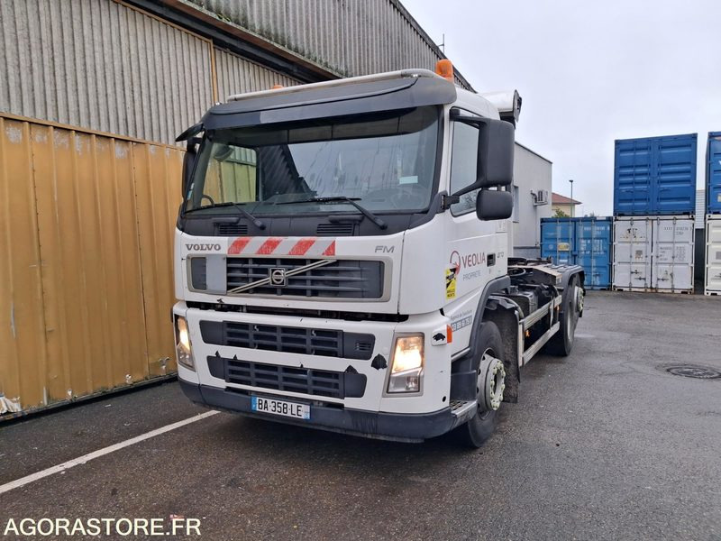 R51857-PORTEUR POLYBENNE VOLVO FM 370-ANNÉE 2010-BRAS GUIMA PALFINGER-502085 KM - Грузовик: фото 1 R51857-PORTEUR POLYBENNE VOLVO FM 370-ANNÉE 2010-BRAS GUIMA PALFINGER-502085 KM - Грузовик: фото 1