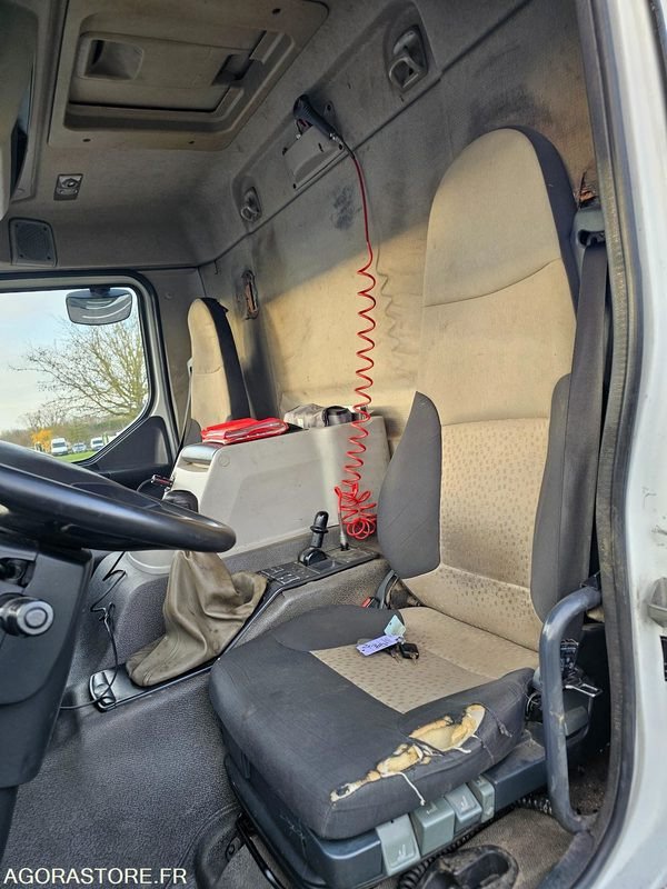 HYDROCUREUR RENAULT PREMIUM - 2009 - 485320km - ET670HL - Ассенизатор: фото 5 HYDROCUREUR RENAULT PREMIUM - 2009 - 485320km - ET670HL - Ассенизатор: фото 5