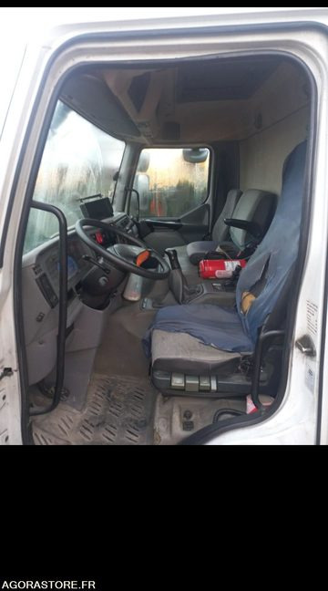 HYDROCUREUR RIVARD/RENAULT 19T MEC 2005 DT566RX (VENTE UNIQUEMENT EXPORT) - Ассенизатор: фото 3 HYDROCUREUR RIVARD/RENAULT 19T MEC 2005 DT566RX (VENTE UNIQUEMENT EXPORT) - Ассенизатор: фото 3