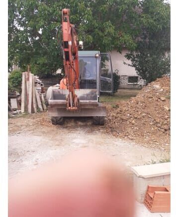 Hitachi Zaxis50 - Мини-экскаватор: фото 1 Hitachi Zaxis50 - Мини-экскаватор: фото 1