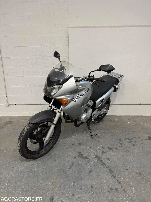 Honda Varadero - Мотоцикл: фото 4 Honda Varadero - Мотоцикл: фото 4