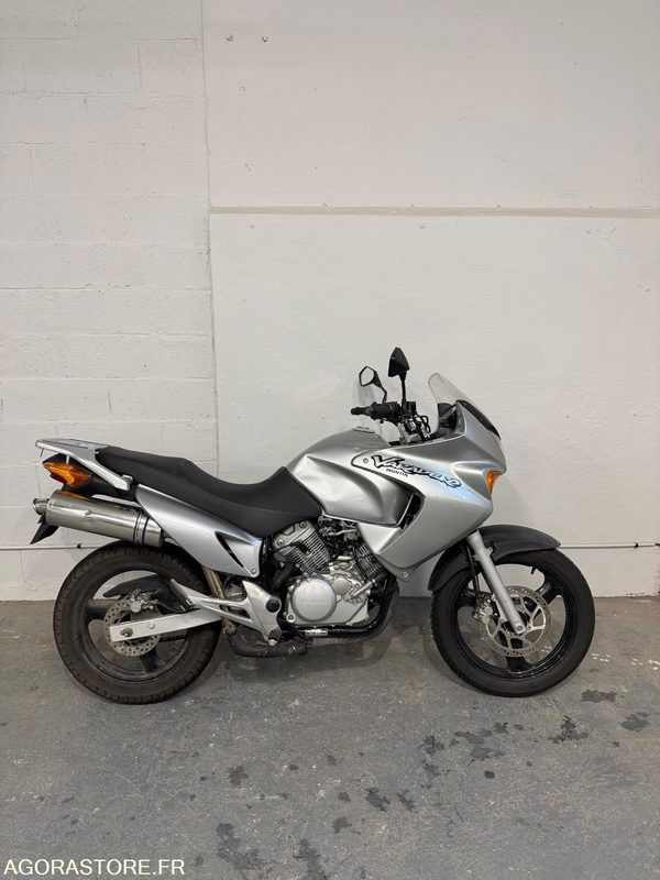 Honda Varadero - Мотоцикл: фото 2 Honda Varadero - Мотоцикл: фото 2