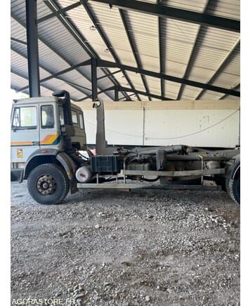 IVECO 250 CV - Крюковой мультилифт: фото 3 IVECO 250 CV - Крюковой мультилифт: фото 3
