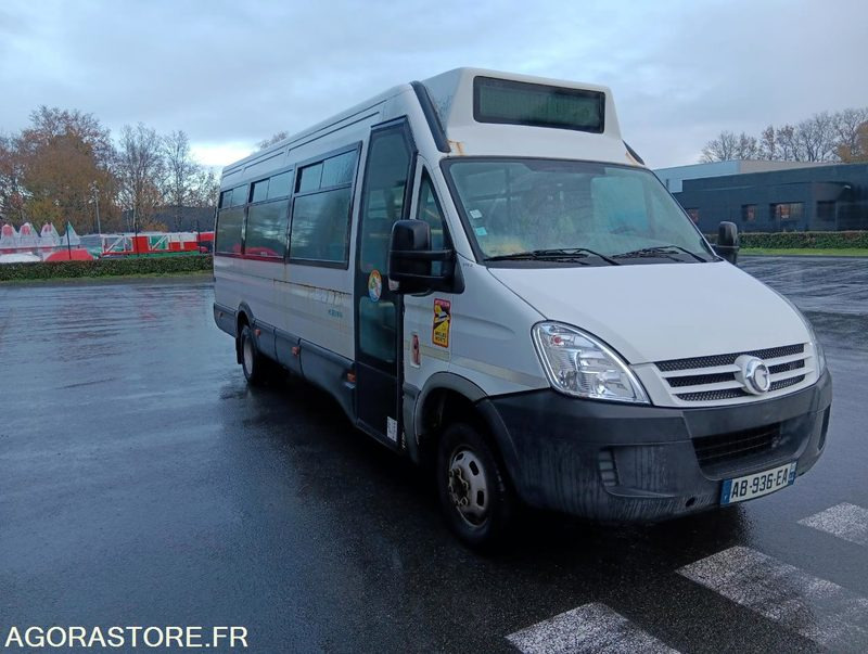 IVECO DAILY N°092026 - Микроавтобус, Пассажирский фургон: фото 1 IVECO DAILY N°092026 - Микроавтобус, Пассажирский фургон: фото 1