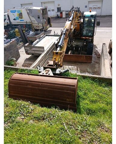 JCB JS145W - Колёсный экскаватор: фото 1 JCB JS145W - Колёсный экскаватор: фото 1