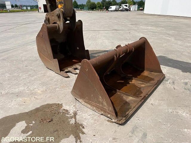 JCB JS210L - Гусеничный экскаватор: фото 4 JCB JS210L - Гусеничный экскаватор: фото 4