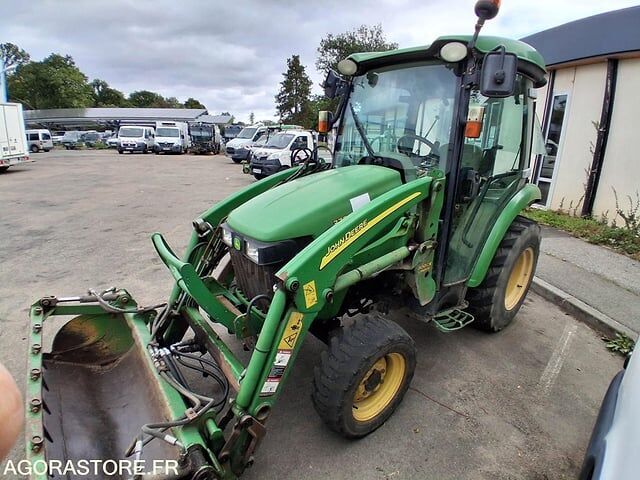 John Deere 3720 - Минитрактор: фото 2 John Deere 3720 - Минитрактор: фото 2