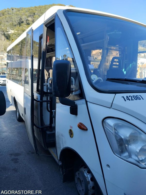 KAPENA THESIS N°142061 - Микроавтобус, Пассажирский фургон: фото 2 KAPENA THESIS N°142061 - Микроавтобус, Пассажирский фургон: фото 2