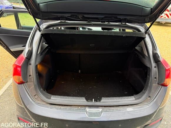 Хэтчбек KIA CEE-D: фото 6