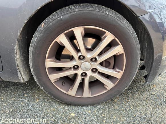 Хэтчбек KIA CEE-D: фото 13