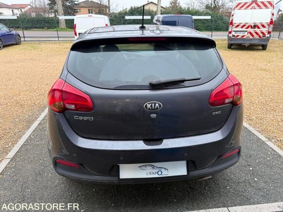 Хэтчбек KIA CEE-D: фото 20