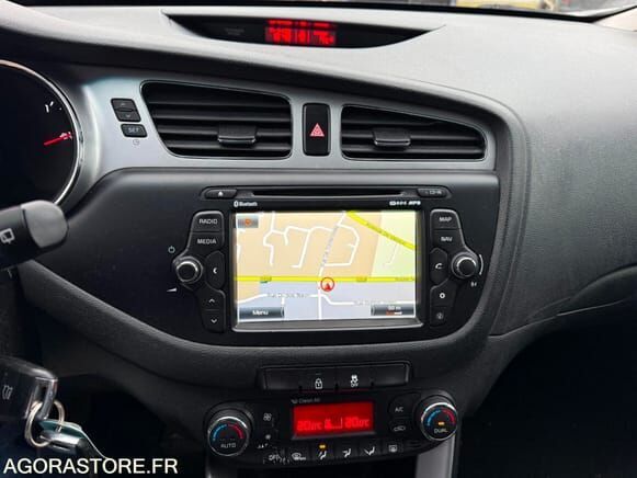 Хэтчбек KIA CEE-D: фото 10