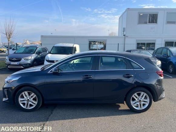KIA CEED - Хэтчбек: фото 1 KIA CEED - Хэтчбек: фото 1