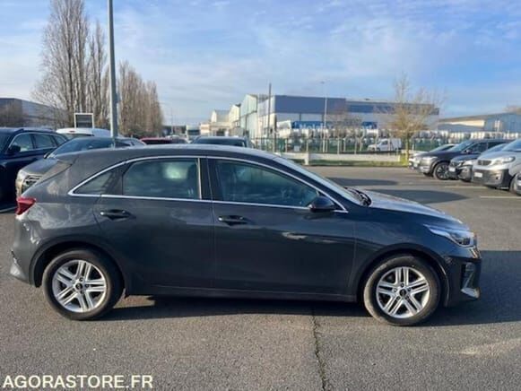 KIA CEED - Хэтчбек: фото 4 KIA CEED - Хэтчбек: фото 4