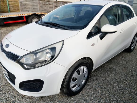 KIA RIO - Хэтчбек: фото 1 KIA RIO - Хэтчбек: фото 1