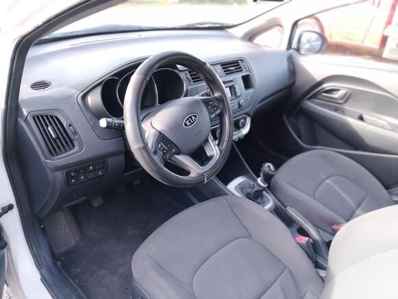 KIA RIO - Хэтчбек: фото 5 KIA RIO - Хэтчбек: фото 5