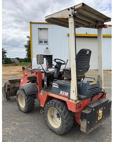 Kubota R310 - Компактный фронтальный погрузчик: фото 4 Kubota R310 - Компактный фронтальный погрузчик: фото 4