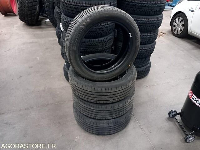 LOT 4 PNEUS 195/55 R 18 93 H CONTINENTAL (PC010-26) - Шина для Грузовиков: фото 1 LOT 4 PNEUS 195/55 R 18 93 H CONTINENTAL (PC010-26) - Шина для Грузовиков: фото 1