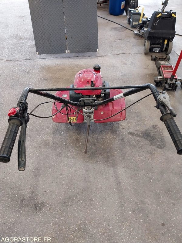 LOT de 2 Motoculteurs / 1 STIHL et 1 Honda F220" - Садовое оборудование: фото 2 LOT de 2 Motoculteurs / 1 STIHL et 1 Honda F220" - Садовое оборудование: фото 2