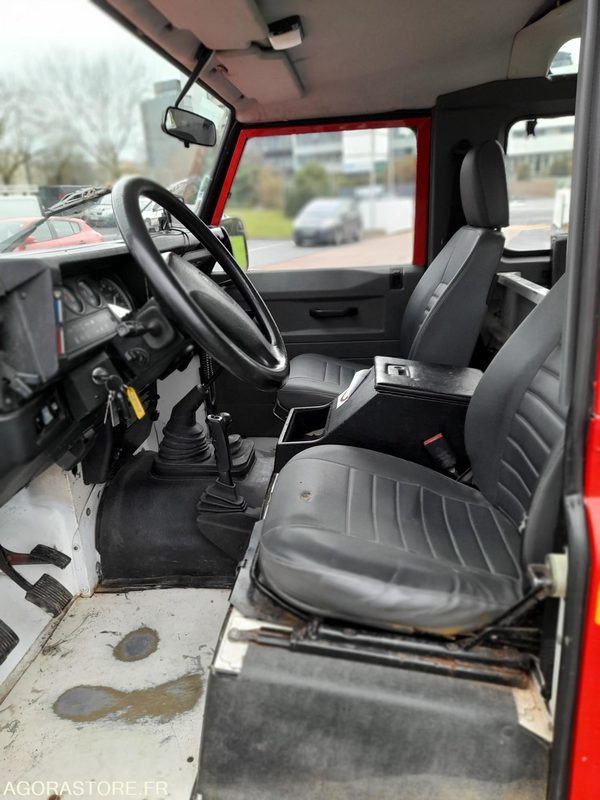 Land Rover Defender (MECA 566) - Внедорожник: фото 5 Land Rover Defender (MECA 566) - Внедорожник: фото 5