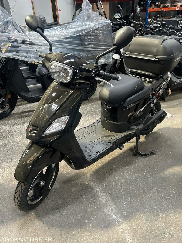 Lot de 10-SCOOTERS Red E50 - Мотоцикл: фото 2 Lot de 10-SCOOTERS Red E50 - Мотоцикл: фото 2