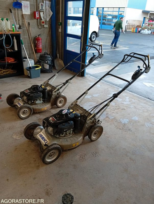Lot de 2 tondeuses ISEKI - Газонокосилка: фото 2 Lot de 2 tondeuses ISEKI - Газонокосилка: фото 2