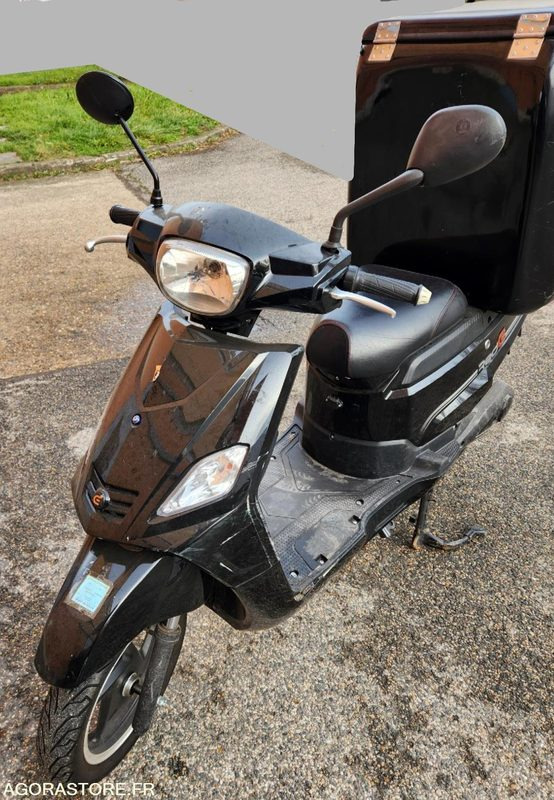 Lot de 5 scooters Red-E PRO 50 - Мотоцикл: фото 1 Lot de 5 scooters Red-E PRO 50 - Мотоцикл: фото 1