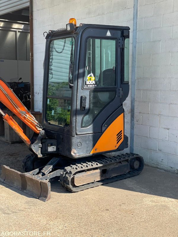 Экскаватор MINI-PELLE SUR CHENILLE CAOUTCHOUC HITACHI ZX17U-2  15CV 1.9T AVEC 3 GODETS: фото 6