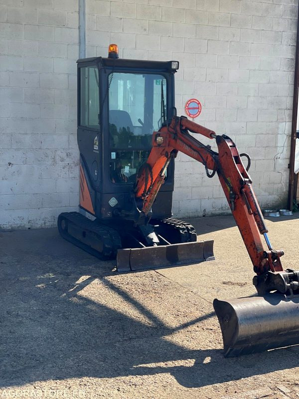 MINI-PELLE SUR CHENILLE CAOUTCHOUC HITACHI ZX17U-2 15CV 1.9T AVEC 3 GODETS - Экскаватор: фото 3 MINI-PELLE SUR CHENILLE CAOUTCHOUC HITACHI ZX17U-2 15CV 1.9T AVEC 3 GODETS - Экскаватор: фото 3