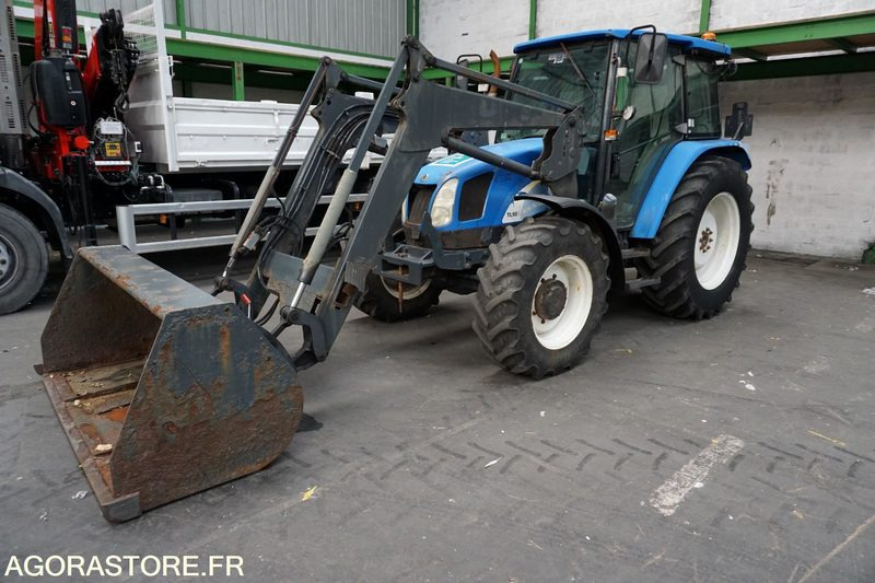NEW HOLLAND - Трактор: фото 1 NEW HOLLAND - Трактор: фото 1