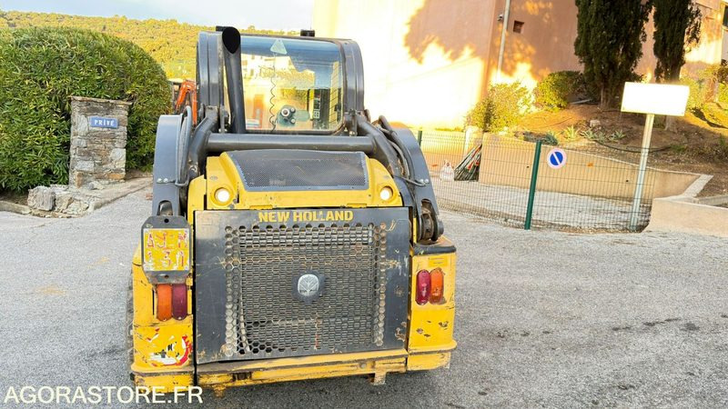 NEW HOLLAND L218 de 2014 - Погрузчик: фото 3 NEW HOLLAND L218 de 2014 - Погрузчик: фото 3