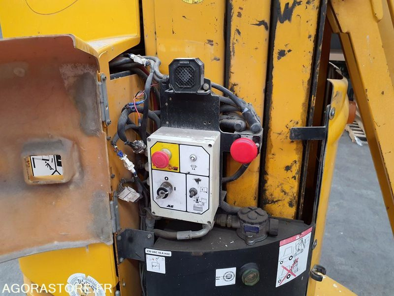 Nacelles à mât vertical GROVE TOUCAN 861 - Подъёмник: фото 3 Nacelles à mât vertical GROVE TOUCAN 861 - Подъёмник: фото 3