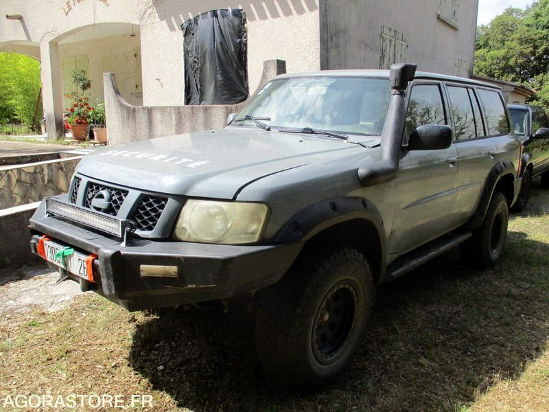 Nissan Patrol Y61 Station Wagon moteur 6 cylindres 4.2 Turbo Diesel 160cv BM5 - Внедорожник: фото 1 Nissan Patrol Y61 Station Wagon moteur 6 cylindres 4.2 Turbo Diesel 160cv BM5 - Внедорожник: фото 1
