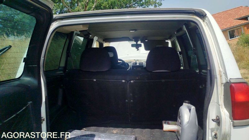 Nissan Terrano - 2004 - Внедорожник: фото 5 Nissan Terrano - 2004 - Внедорожник: фото 5