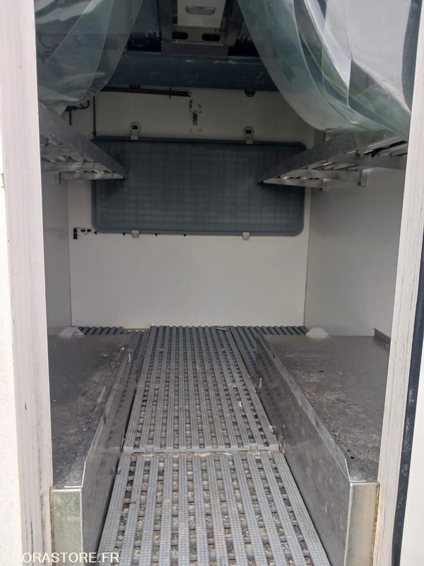 OPEL VIVARO FRIGORIFIQUE - 2017 - 159600KM - Малотоннажный рефрижератор: фото 4 OPEL VIVARO FRIGORIFIQUE - 2017 - 159600KM - Малотоннажный рефрижератор: фото 4