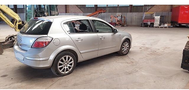 Opel ASTRA - Хэтчбек: фото 2 Opel ASTRA - Хэтчбек: фото 2