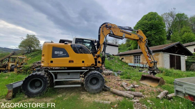 PELLE A PNEUS A912 COMPACT 2 godets - LIEBHERR - 2019 - 2820h - Экскаватор: фото 2 PELLE A PNEUS A912 COMPACT 2 godets - LIEBHERR - 2019 - 2820h - Экскаватор: фото 2