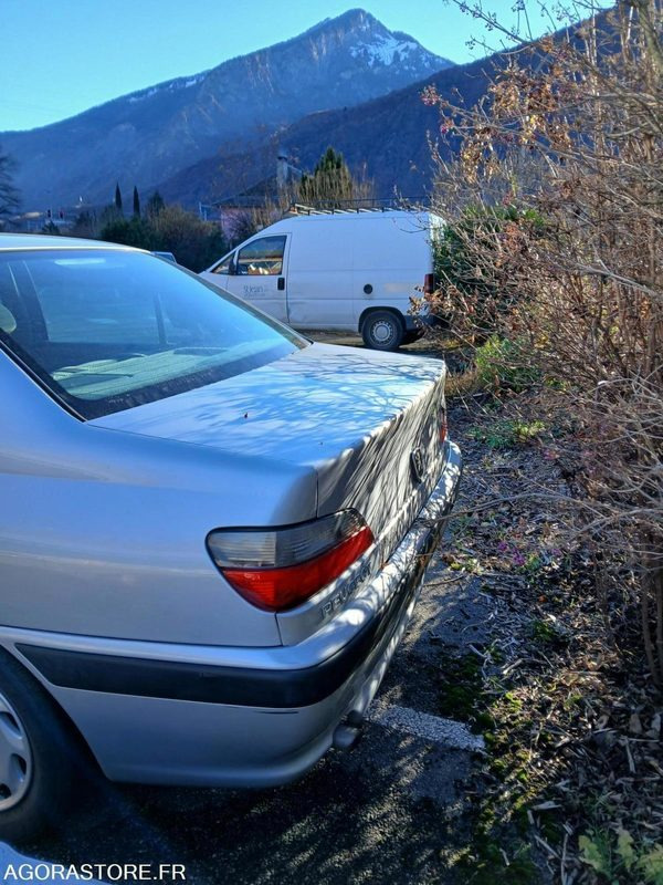 PEUGEOT 406 ESSENCE EN L'ETAT REMORQUE IMPERATIVE POUR ENLEVEMENT DU VEHICULE - Легковой автомобиль: фото 3 PEUGEOT 406 ESSENCE EN L'ETAT REMORQUE IMPERATIVE POUR ENLEVEMENT DU VEHICULE - Легковой автомобиль: фото 3