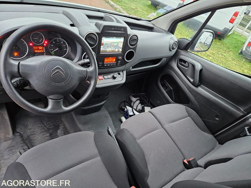 PEUGEOT PARTNER ÉLECTRIQUE 3 PLACES GPS CLIM - 2017 - 23300KMS - Легковой фургон, Электрический фургон: фото 5 PEUGEOT PARTNER ÉLECTRIQUE 3 PLACES GPS CLIM - 2017 - 23300KMS - Легковой фургон, Электрический фургон: фото 5