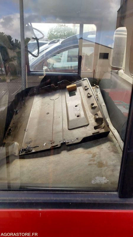 PICK-UP Land rover Defender - 2004 - 9266QL11 лизинг PICK-UP Land rover Defender - 2004 - 9266QL11: фото 6 PICK-UP Land rover Defender - 2004 - 9266QL11 лизинг PICK-UP Land rover Defender - 2004 - 9266QL11: фото 6